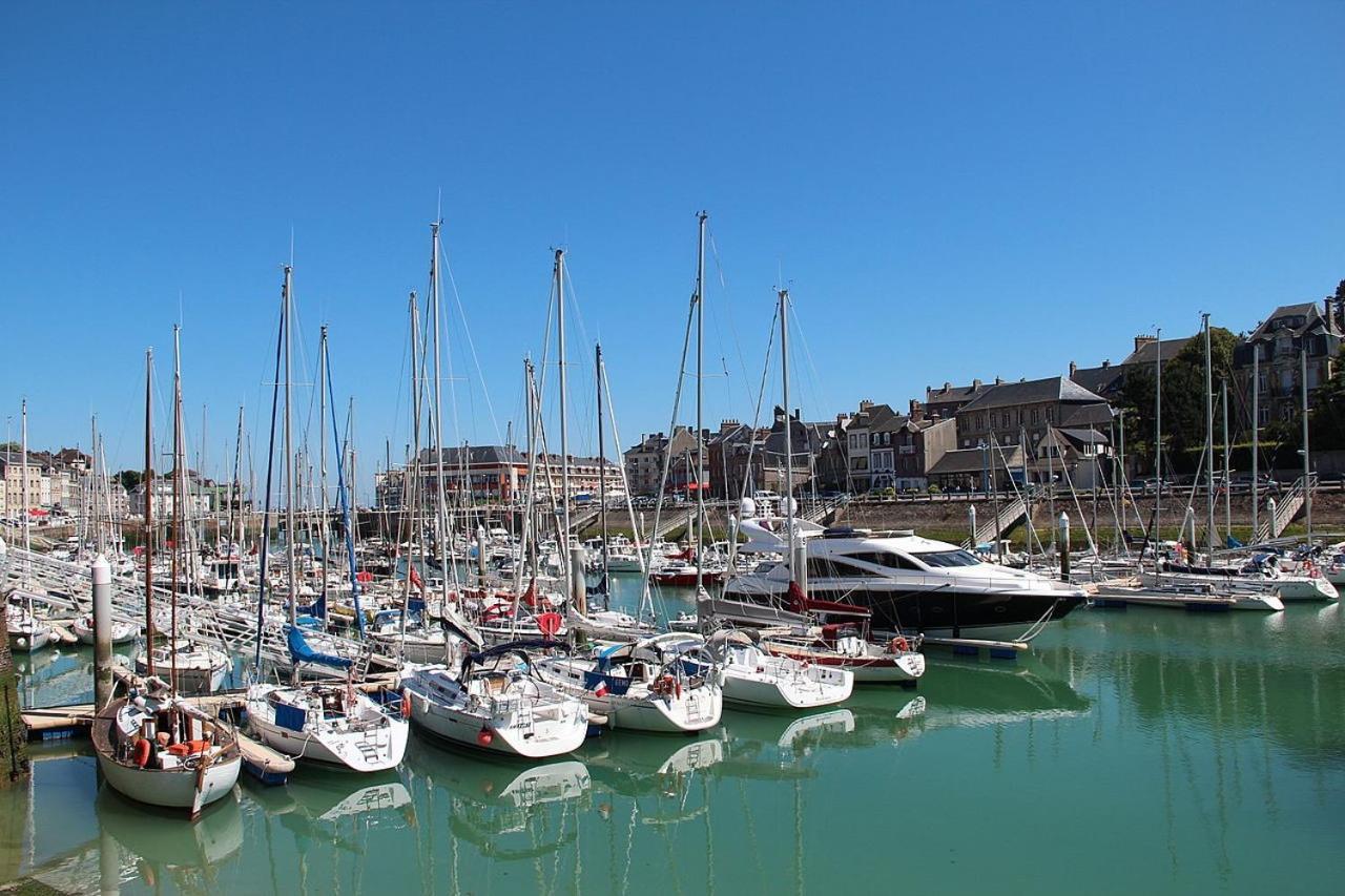 Appartement Meuble En Plein Coeur De St Valery En Caux Saint-Valery-en-Caux Kültér fotó